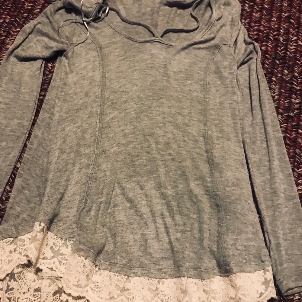 Grey long sleeve shirt